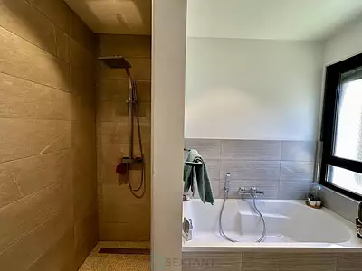 Maison, 166 m²