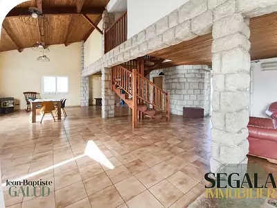 Maison, 275 m²