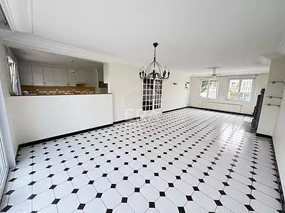 Maison, 180 m²