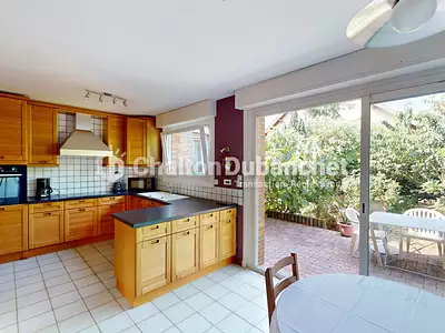 Maison, 242 m²