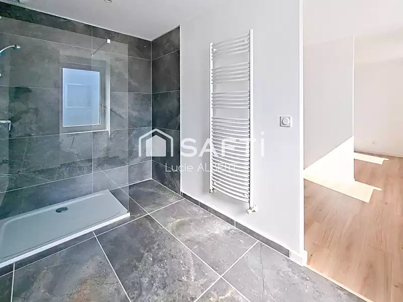 Maison, 165 m²