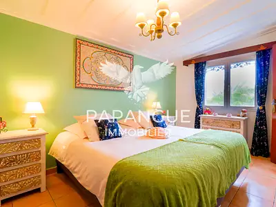 Maison, 305 m²