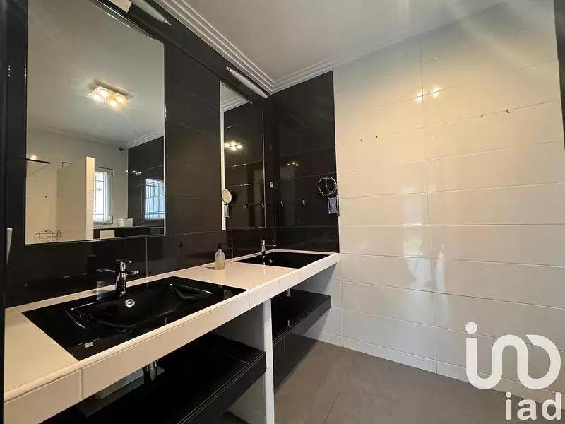 Maison, 307 m²