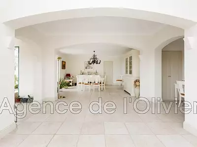 Maison, 240 m²