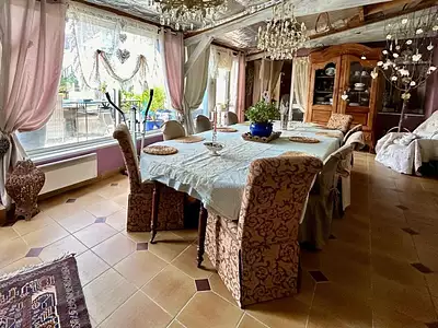 Maison, 1 300 m²