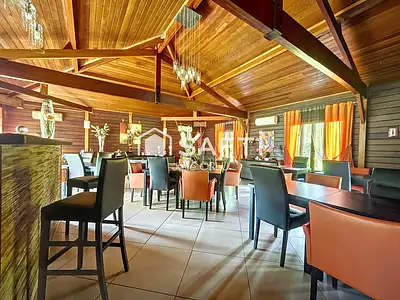 Maison, 260 m²