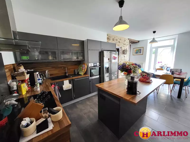 Maison, 225 m²