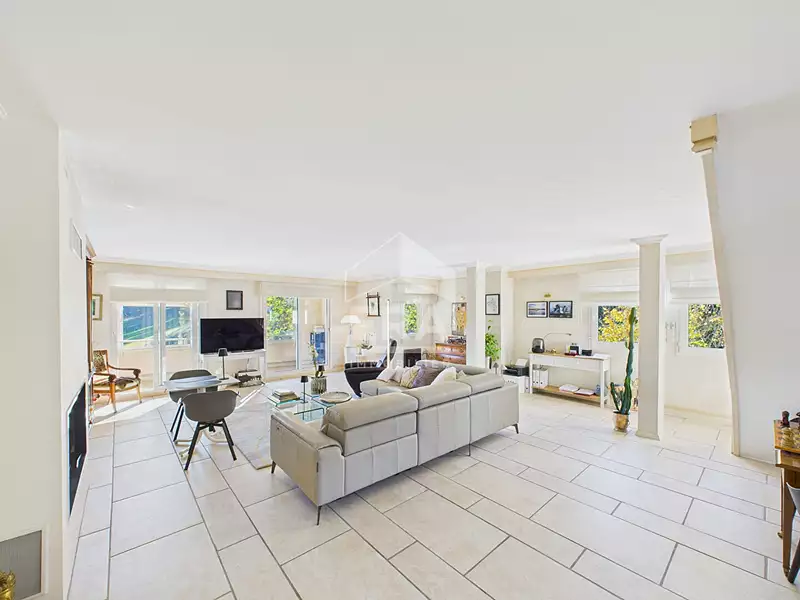 Appartement, 198 m²