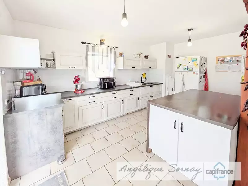 Maison, 167 m²