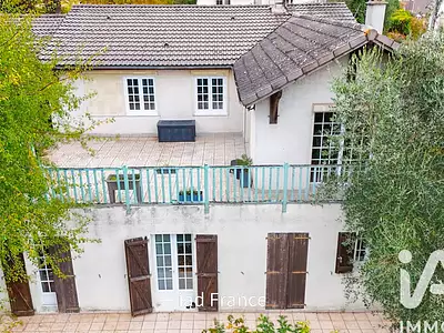 Maison, 225 m²