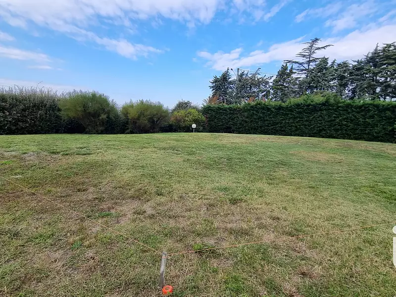 Terrain, 702 m²