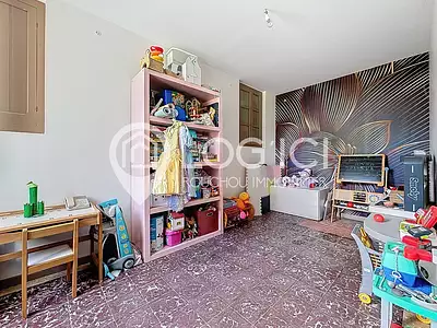 Maison, 225 m²