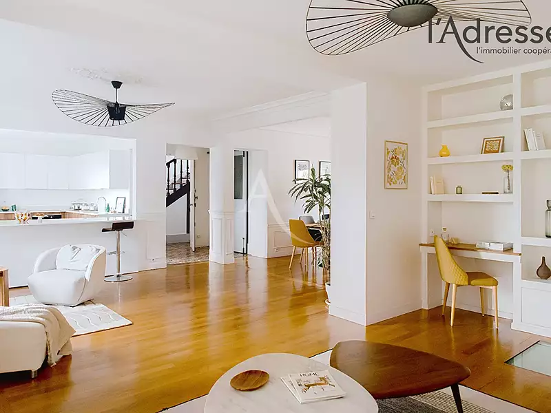 Maison, 325 m²