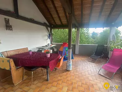 Maison, 196 m²