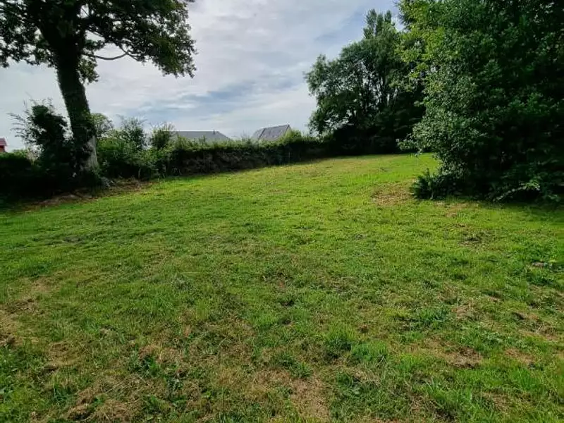 Terrain, 600 m²