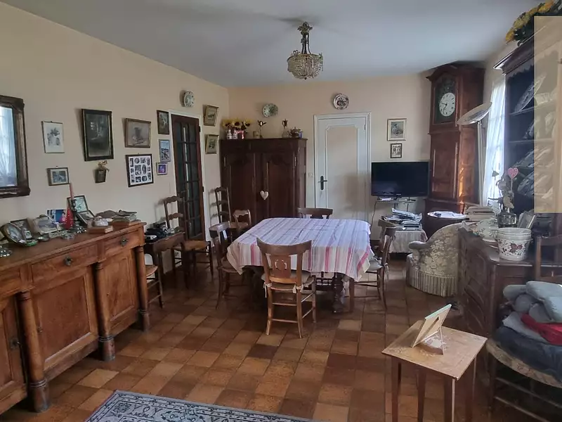 Maison, 161 m²