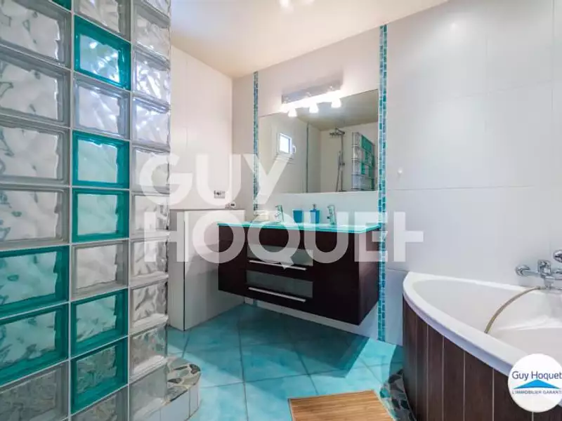 Maison, 180 m²