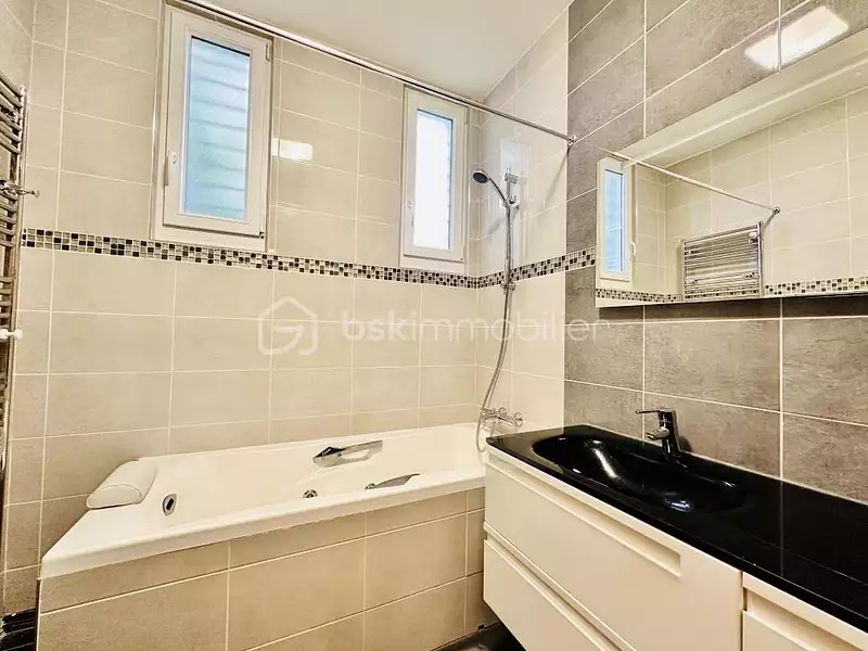 Maison, 185 m²