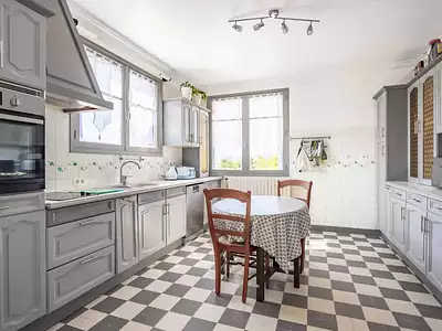 Maison, 230 m²