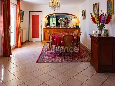 Maison, 250 m²