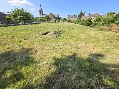 Terrain, 700 m²