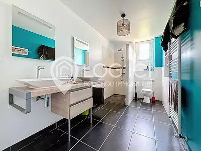 Maison, 225 m²