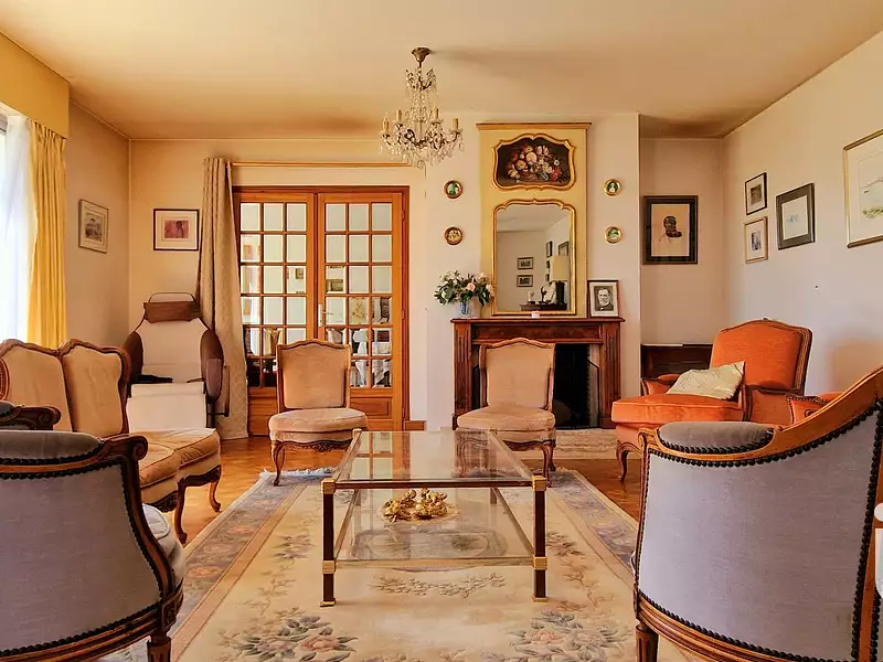 Maison, 233 m²