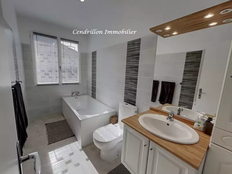 Maison, 300 m²