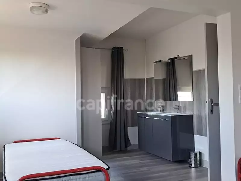 Maison, 1 100 m²