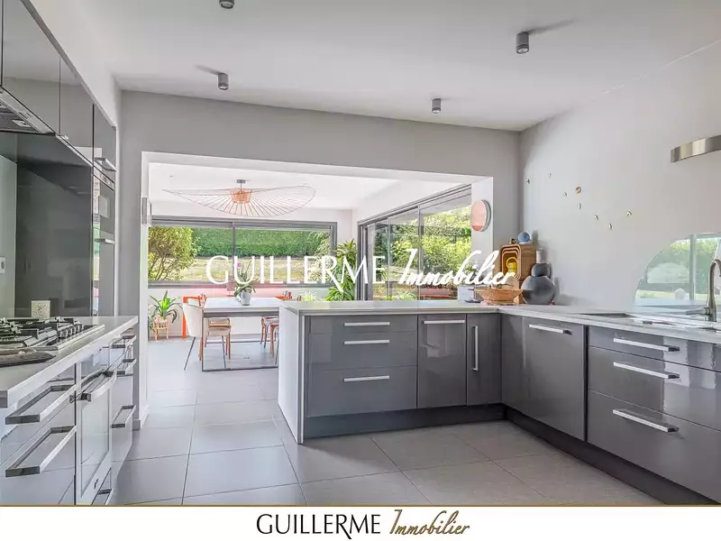Maison, 168 m²