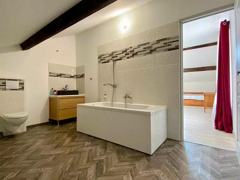 Maison, 196 m²
