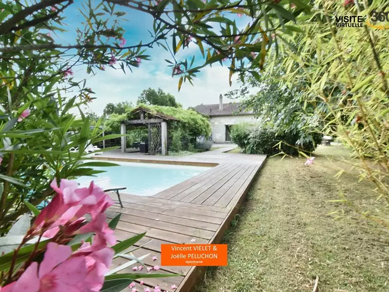 Maison, 240 m²