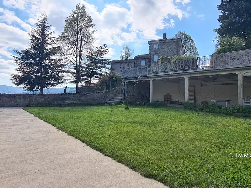 Maison, 307,4 m²