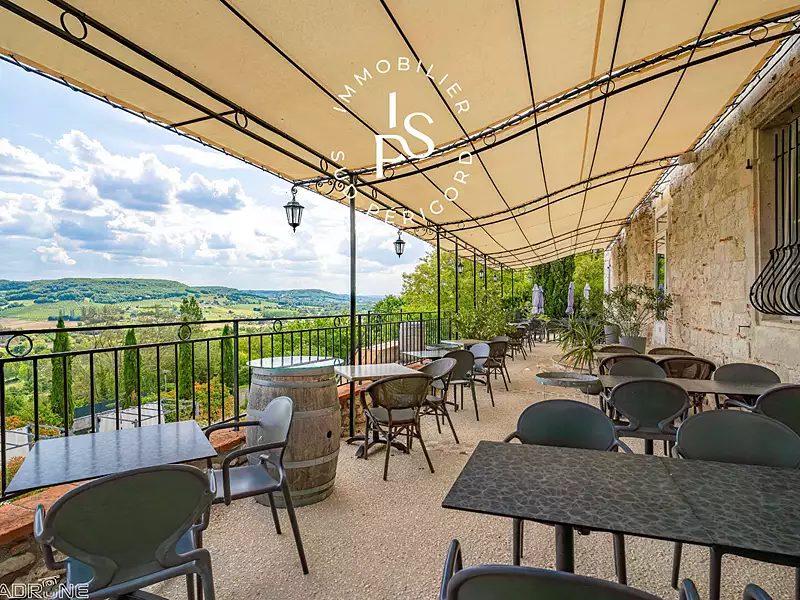 Maison, 666 m²