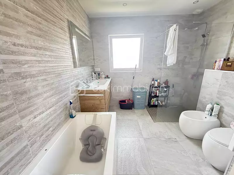 Maison, 150 m²
