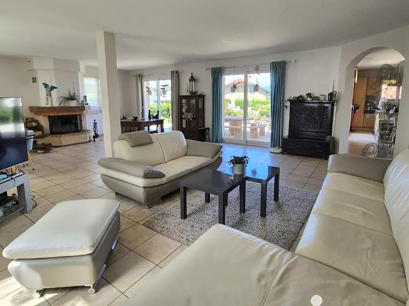 Maison, 250 m²