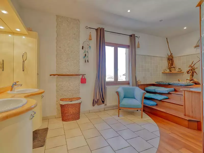 Maison, 254 m²