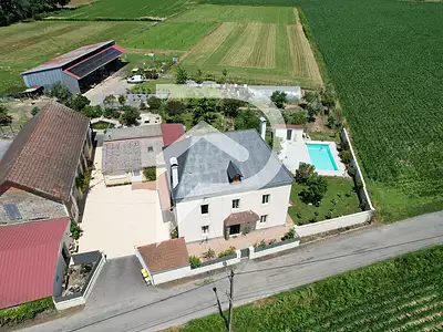 Maison, 225 m²