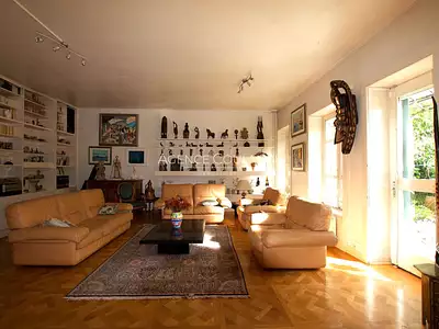 Maison, 244 m²