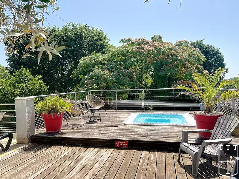 Maison, 640 m²