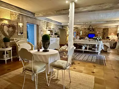 Maison, 1 300 m²