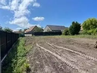 Terrain, 656 m²