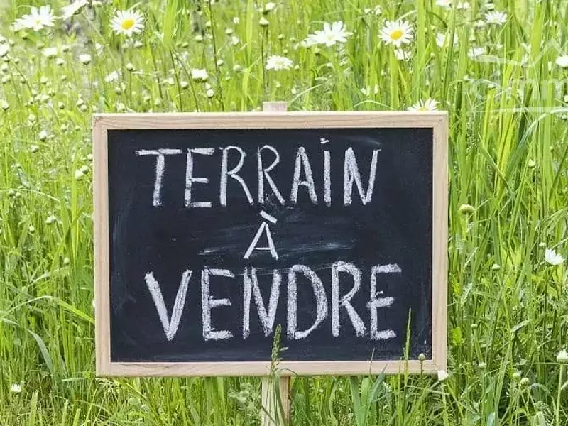 Terrain, 623 m²