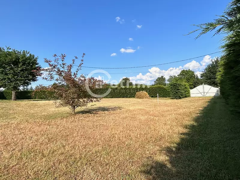 Terrain, 707 m²