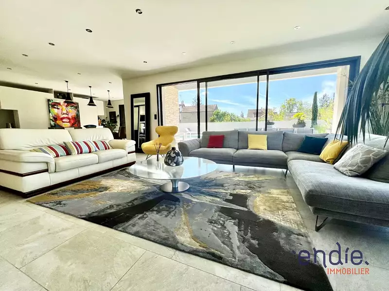 Maison, 185 m²