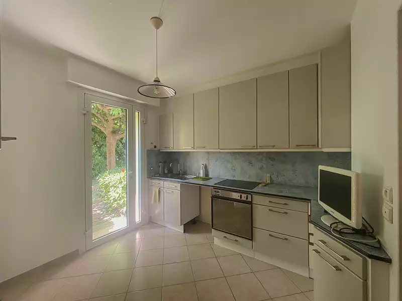 Maison, 240 m²