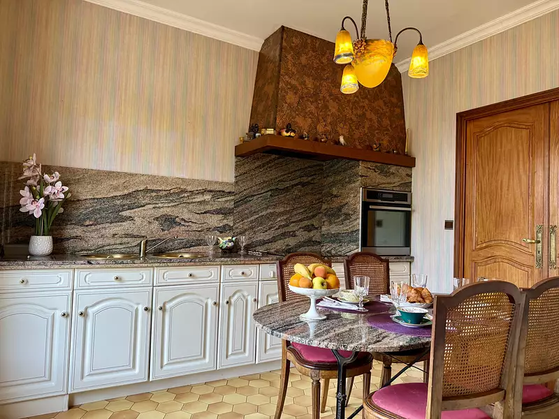 Maison, 245 m²