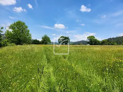 Terrain, 2 592 m²
