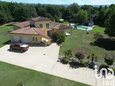Maison, 243 m²