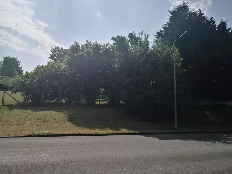 Terrain, 1 351 m²